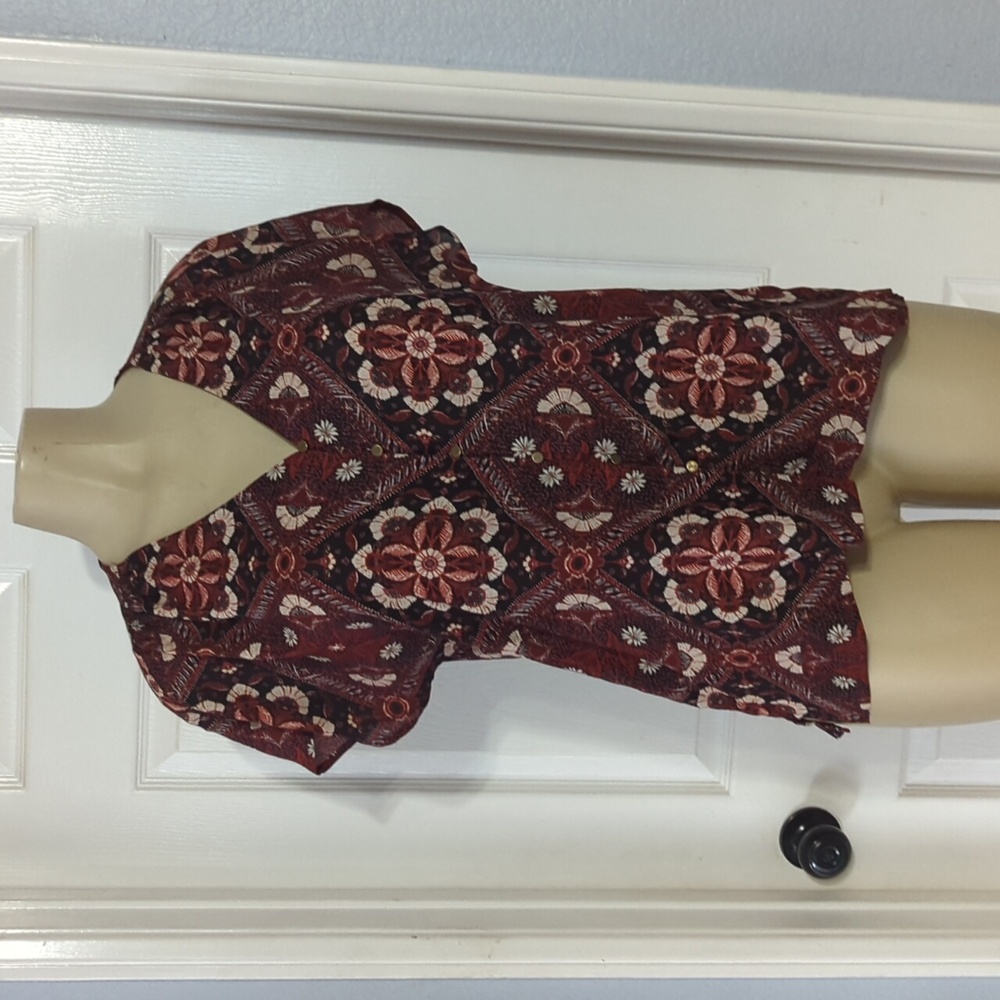 Maurices Medium Blouse Pit To Pit 18 Inch
